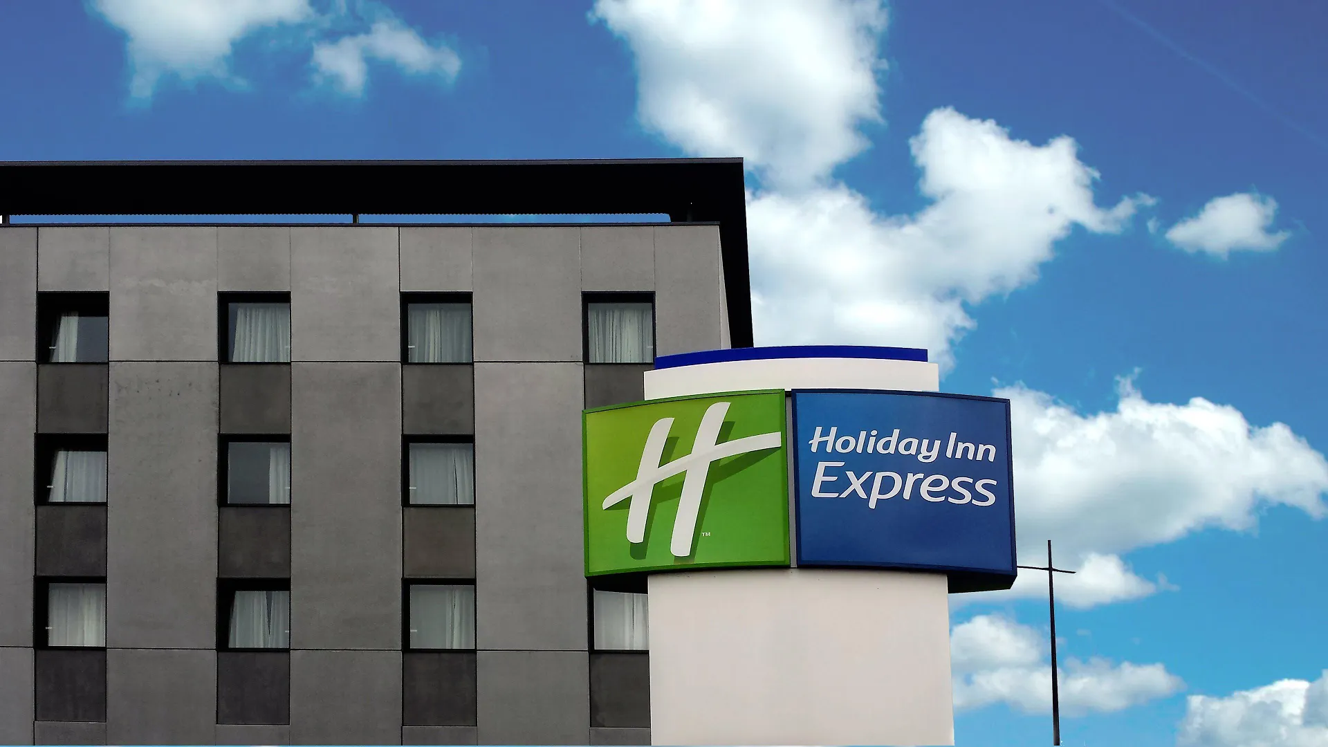 Holiday Inn Express Bilbao Airport By Ihg Derio Spain