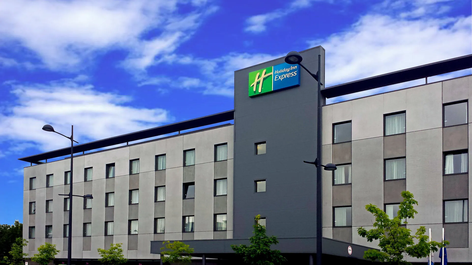 Holiday Inn Express Bilbao Airport By Ihg Derio Hotel