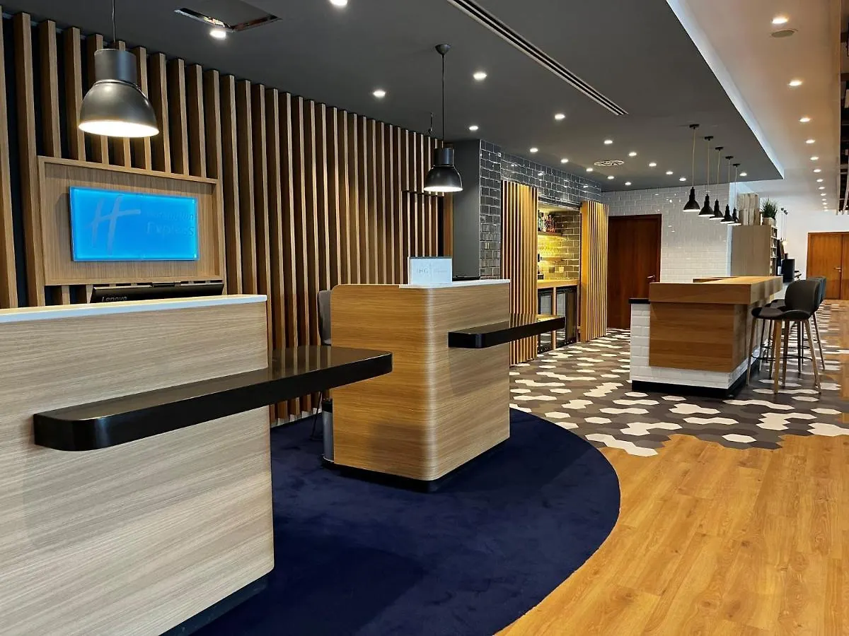 Holiday Inn Express Bilbao Airport By Ihg Derio 3*,  España