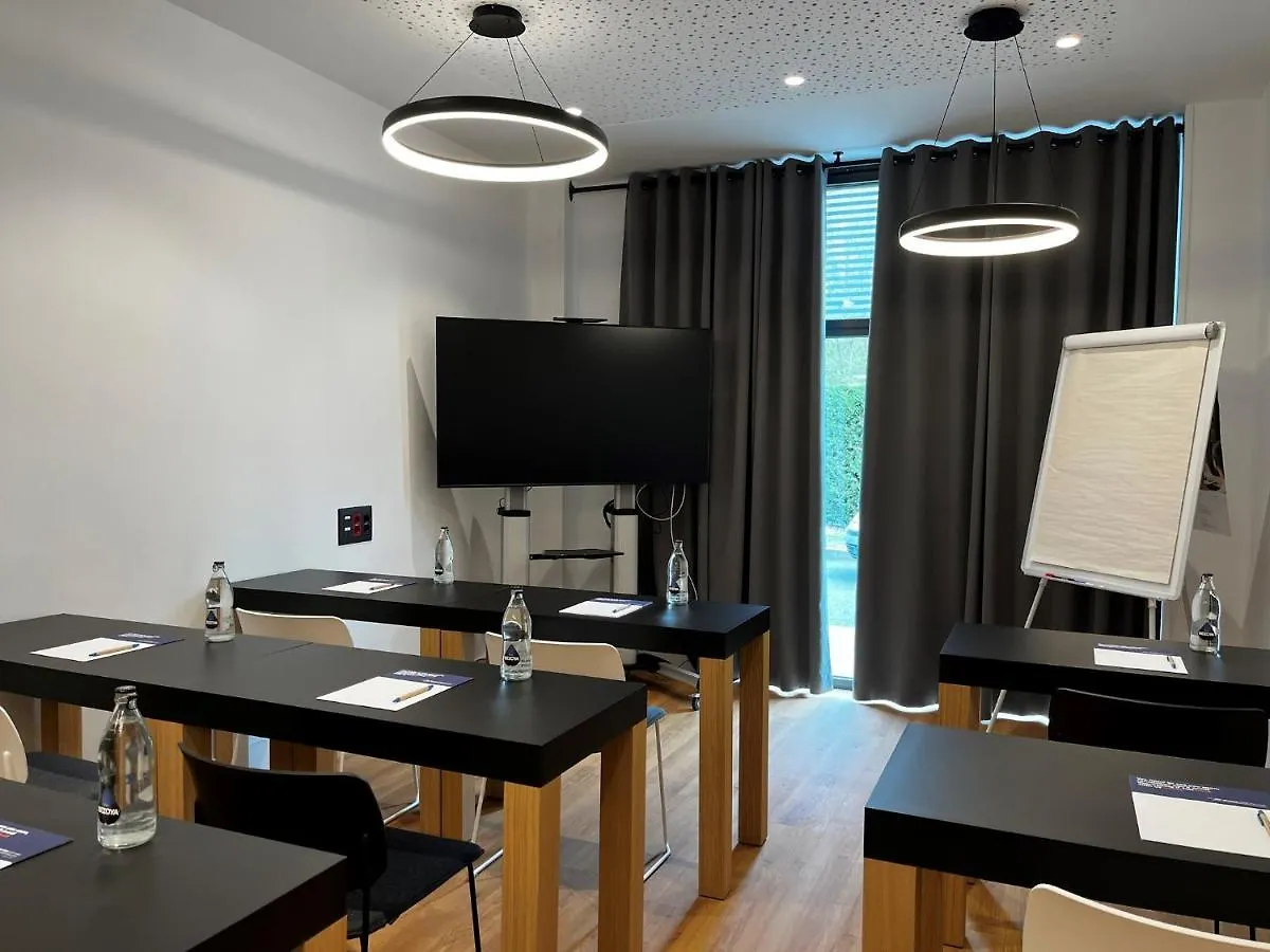 Holiday Inn Express Bilbao Airport By Ihg Derio Hotel