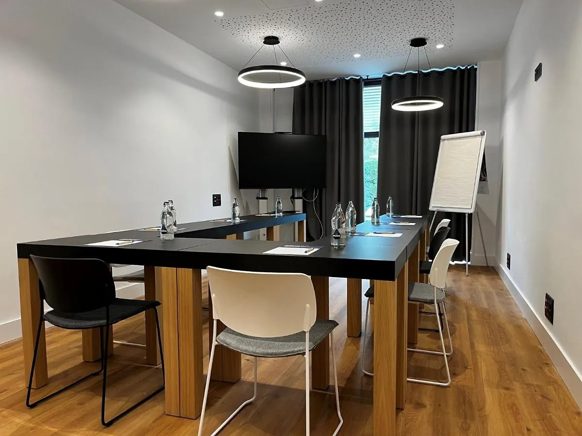 Holiday Inn Express Bilbao Airport By Ihg Дерио 3*,