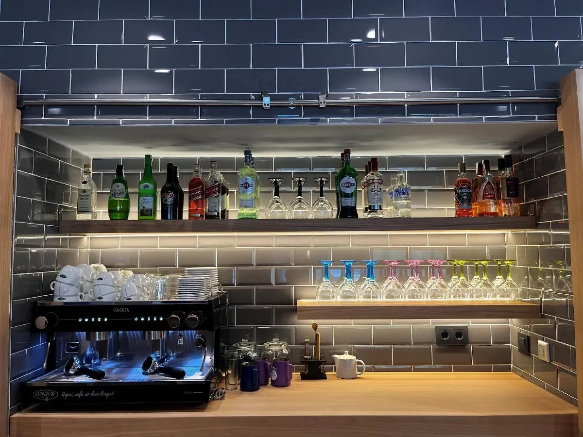 Holiday Inn Express Bilbao Airport By Ihg Derio Hotel
