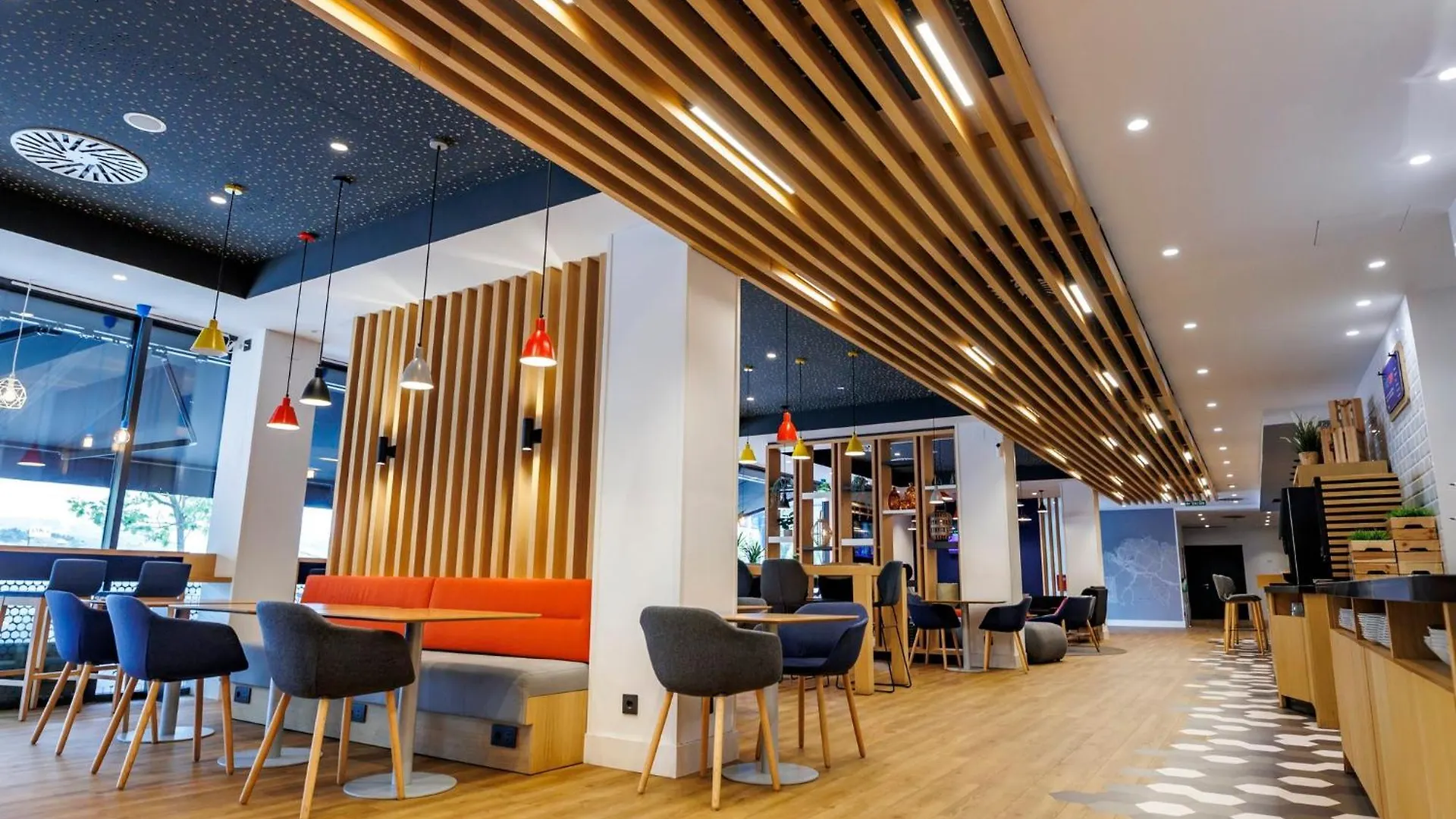 Holiday Inn Express Bilbao Airport By Ihg Derio Hotel