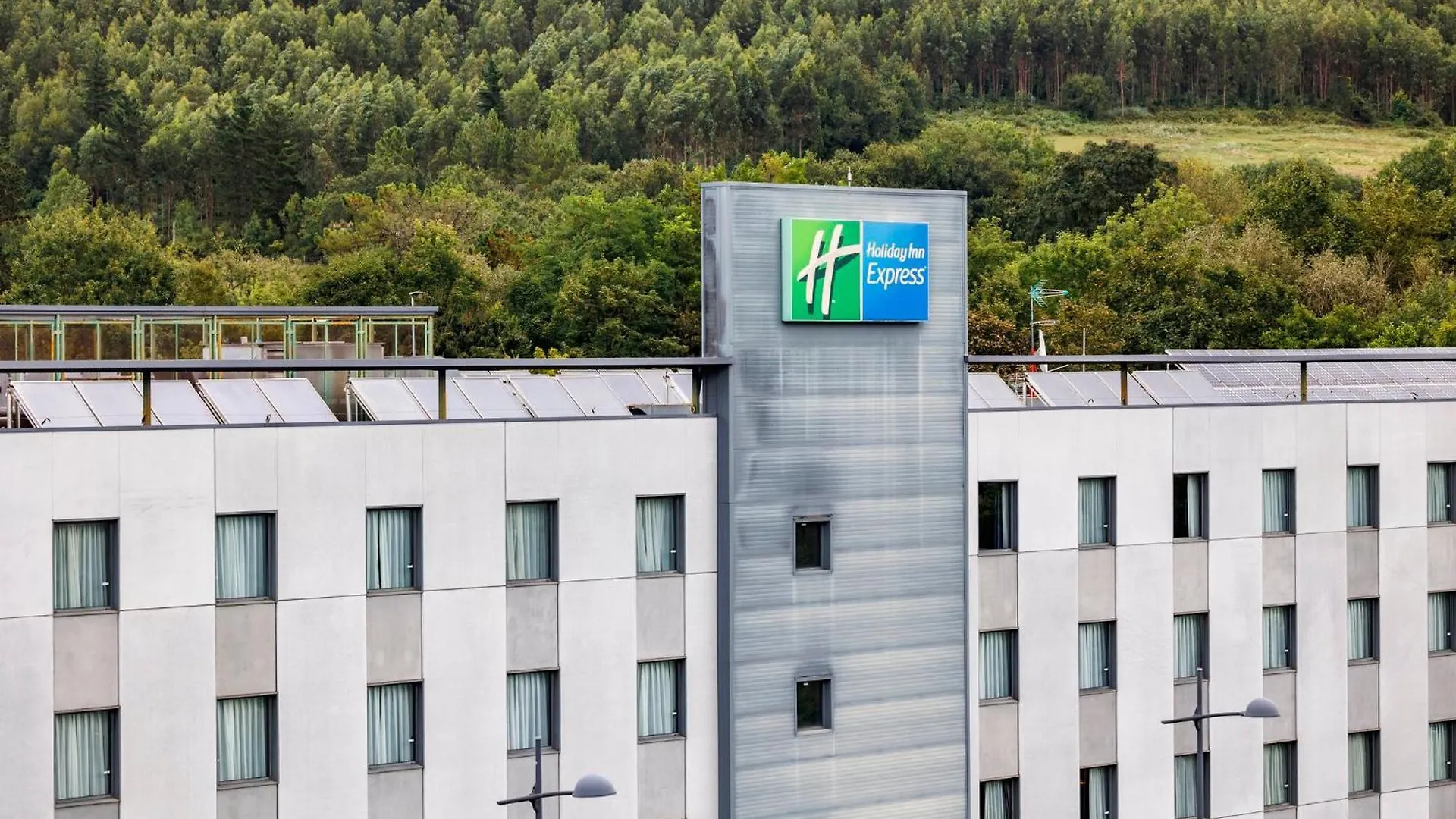 Holiday Inn Express Bilbao Airport By Ihg Derio