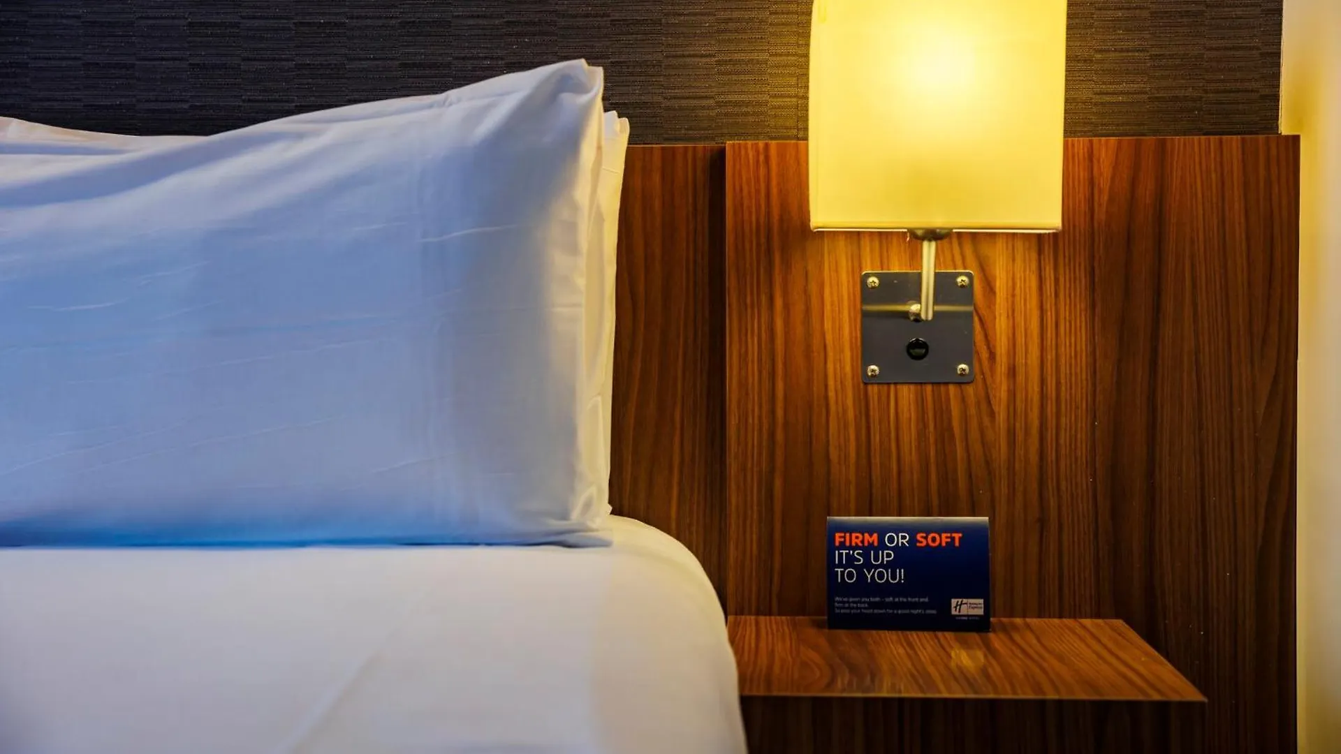 Holiday Inn Express Bilbao Airport By Ihg Derio Hotel