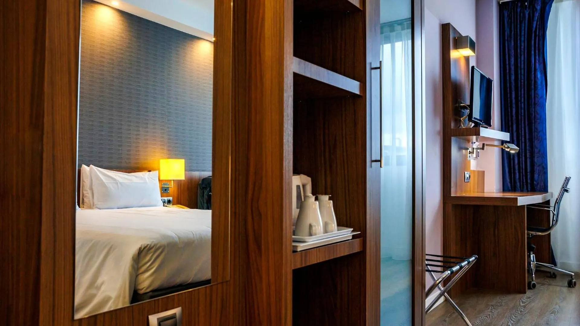 Holiday Inn Express Bilbao Airport By Ihg Derio