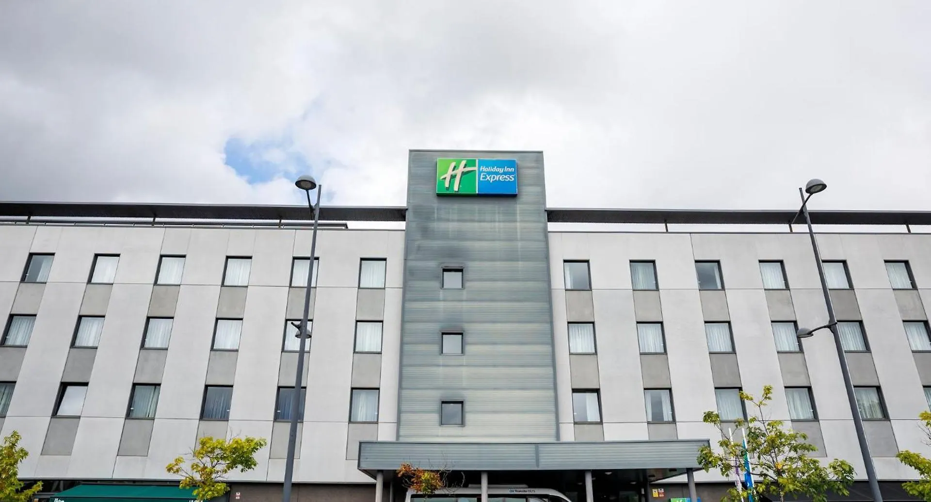 Holiday Inn Express Bilbao Airport By Ihg Derio