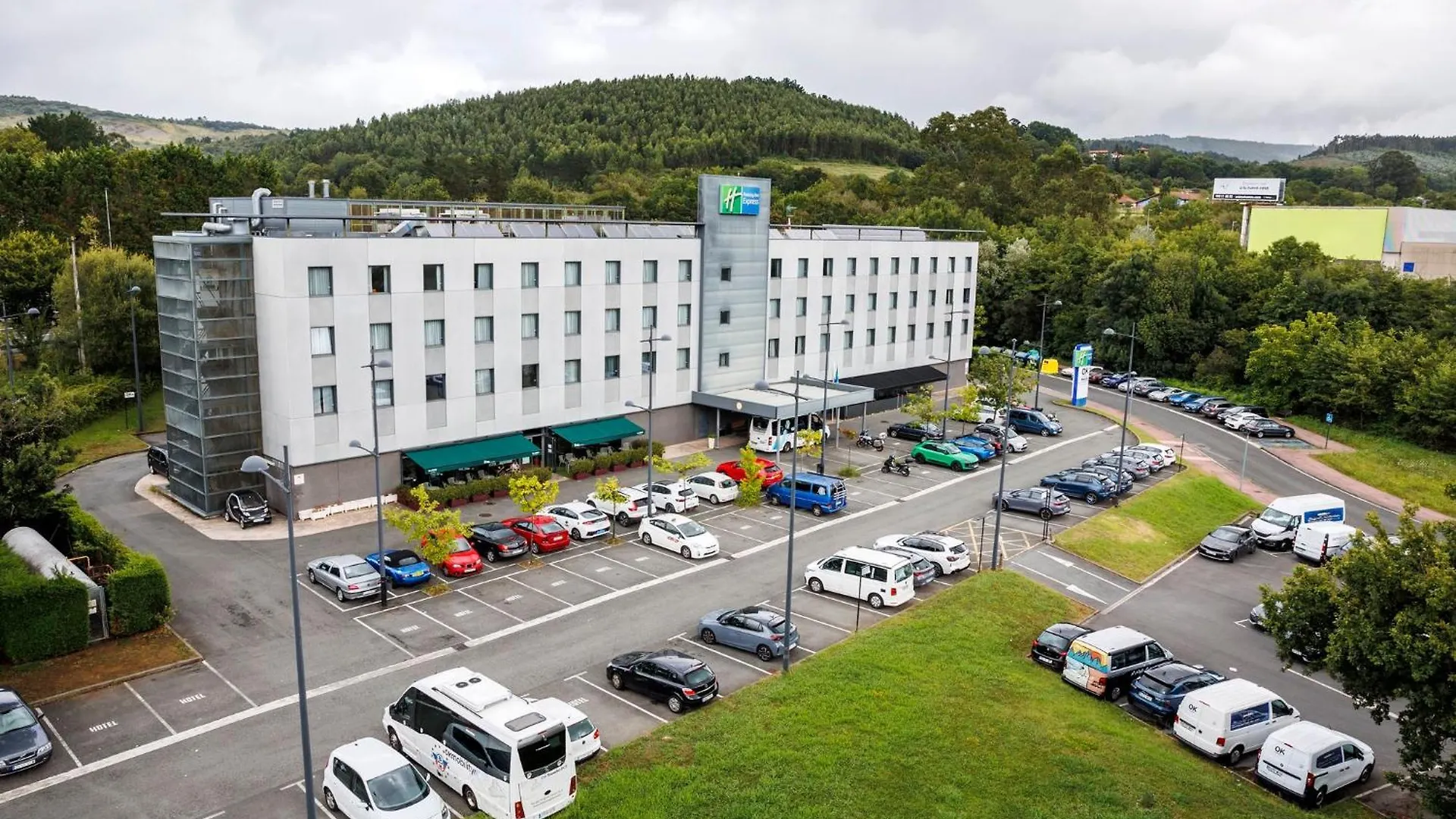 Hotel Holiday Inn Express Bilbao Airport By Ihg Derio