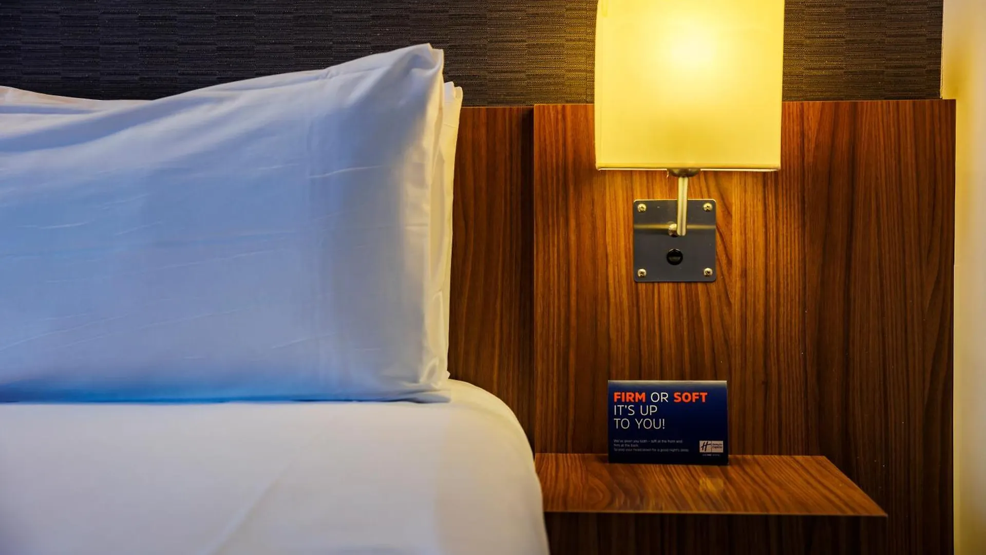 Holiday Inn Express Bilbao Airport By Ihg Derio 3*,