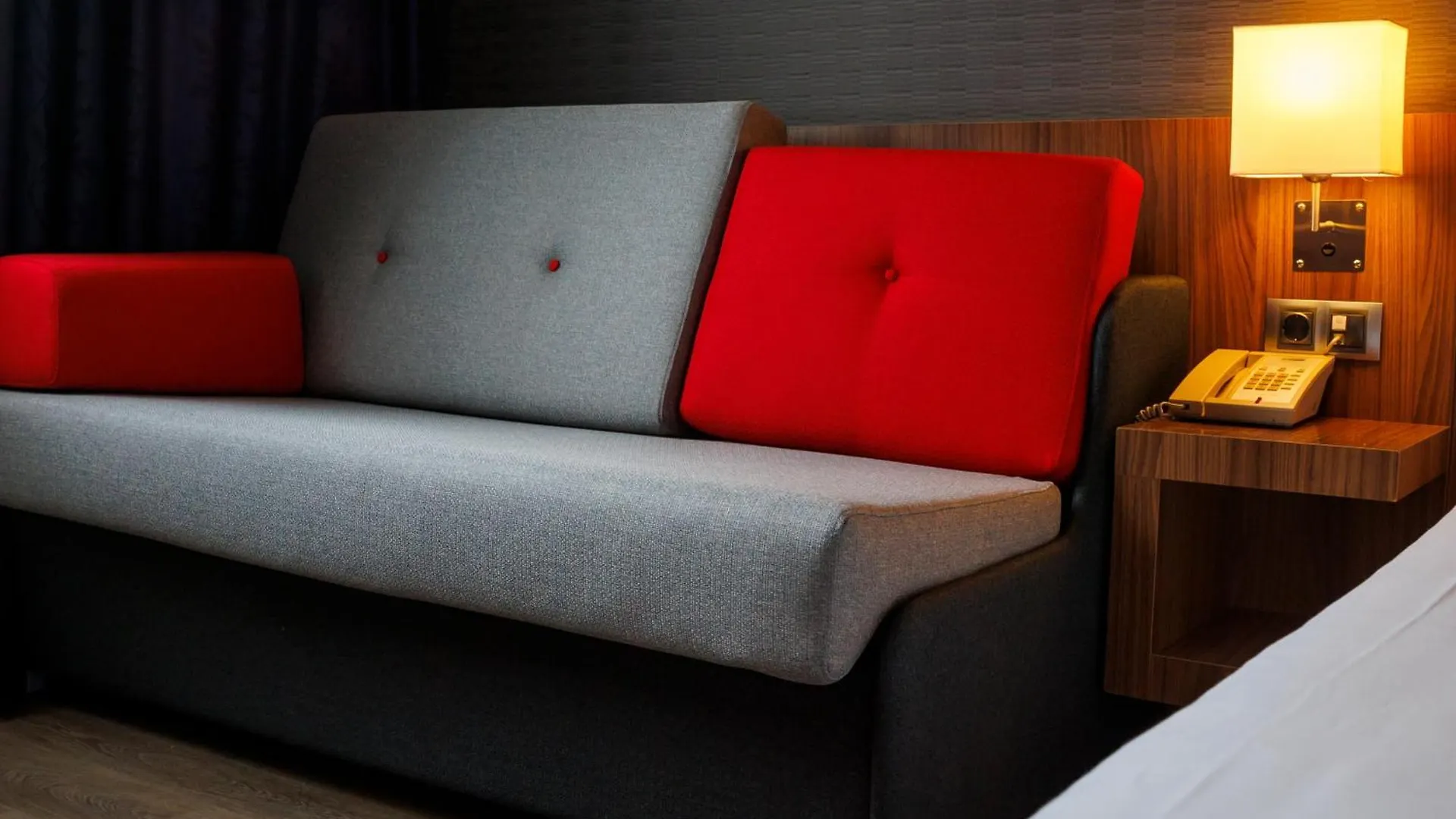 Hotel Holiday Inn Express Bilbao Airport By Ihg Derio