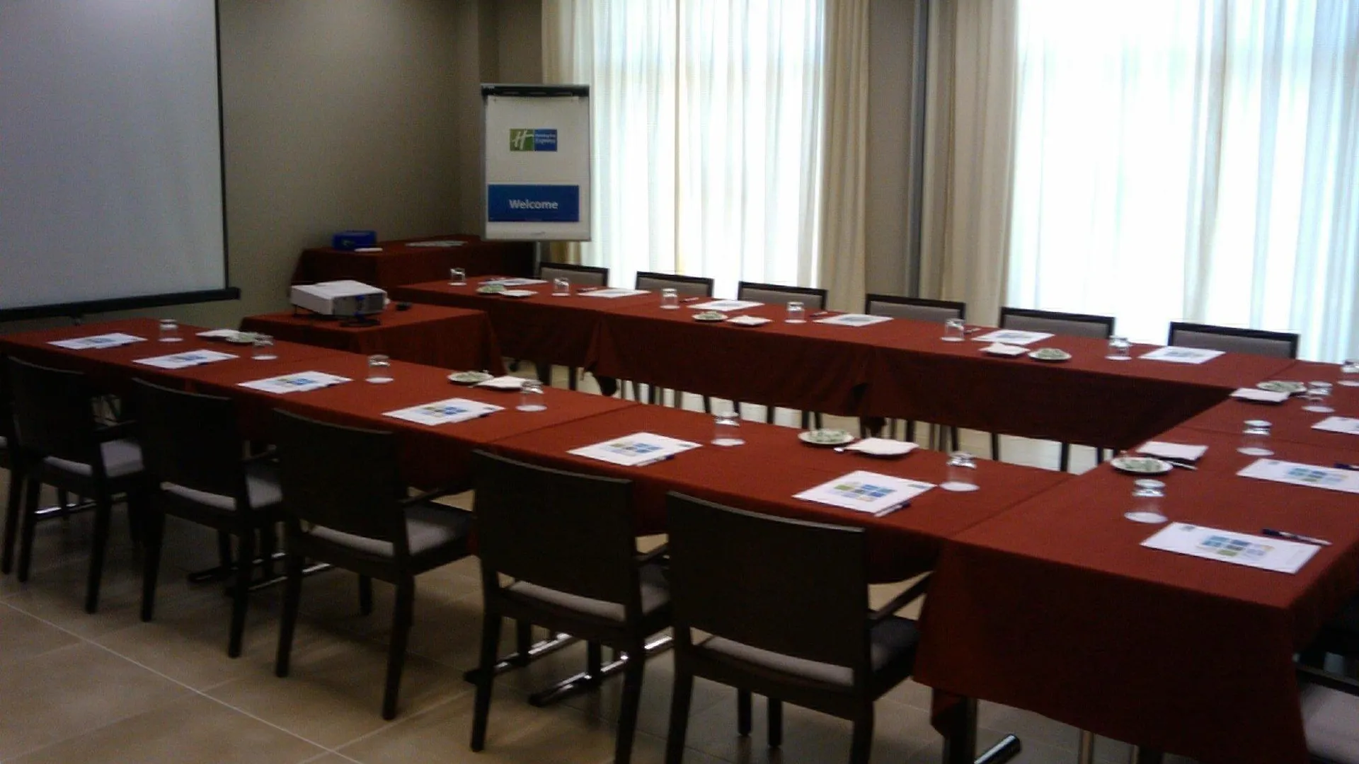 Holiday Inn Express Bilbao Airport By Ihg Derio 3*,  Spain