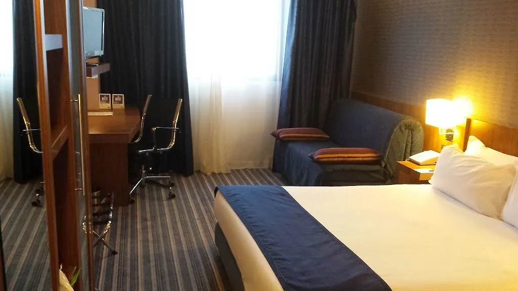 Hotel Holiday Inn Express Bilbao Airport By Ihg Derio