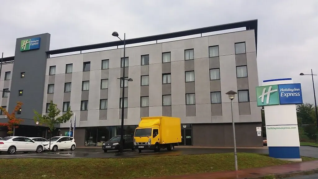 Holiday Inn Express Bilbao Airport By Ihg Derio Spain