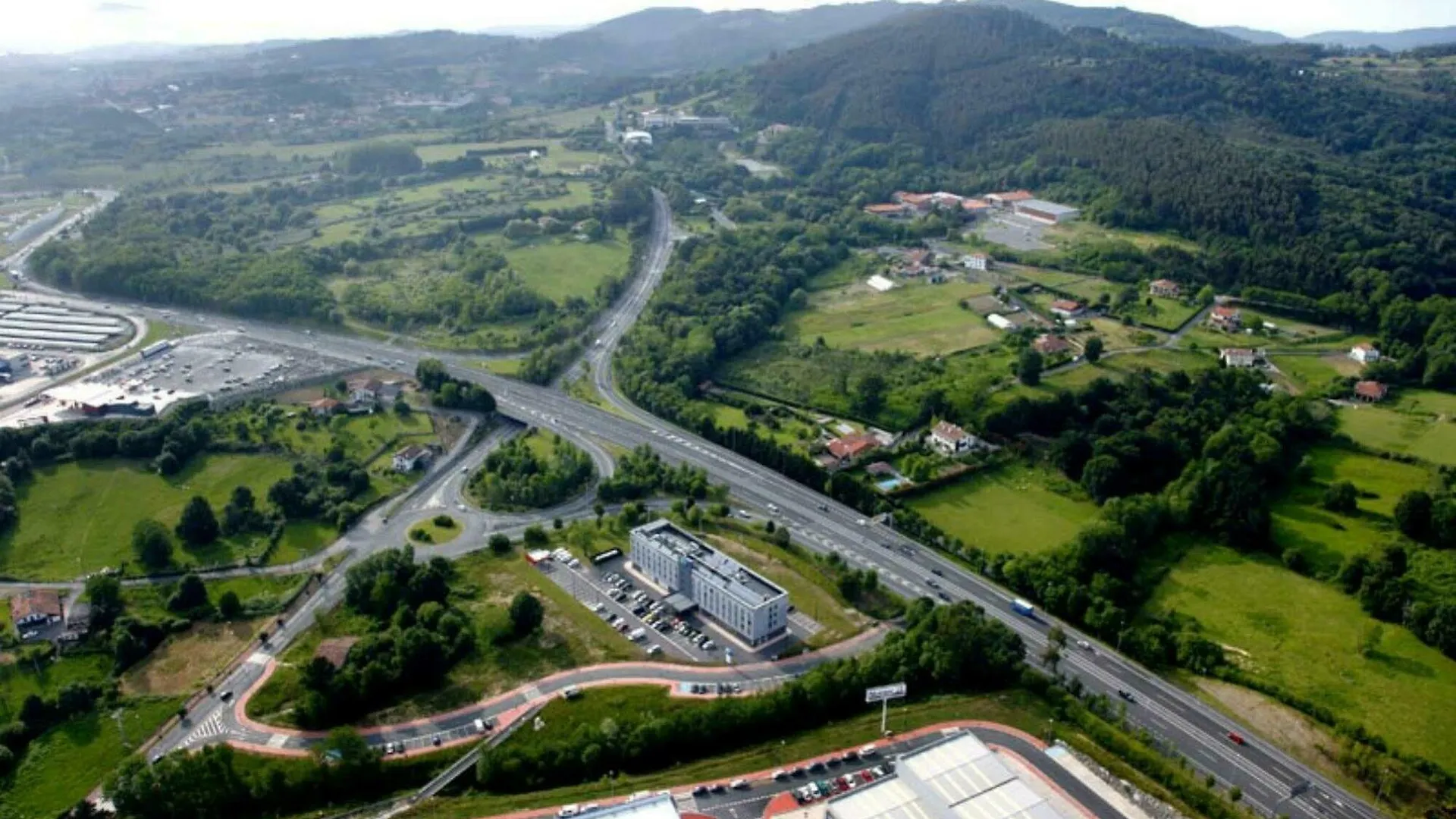 Holiday Inn Express Bilbao Airport By Ihg Derio