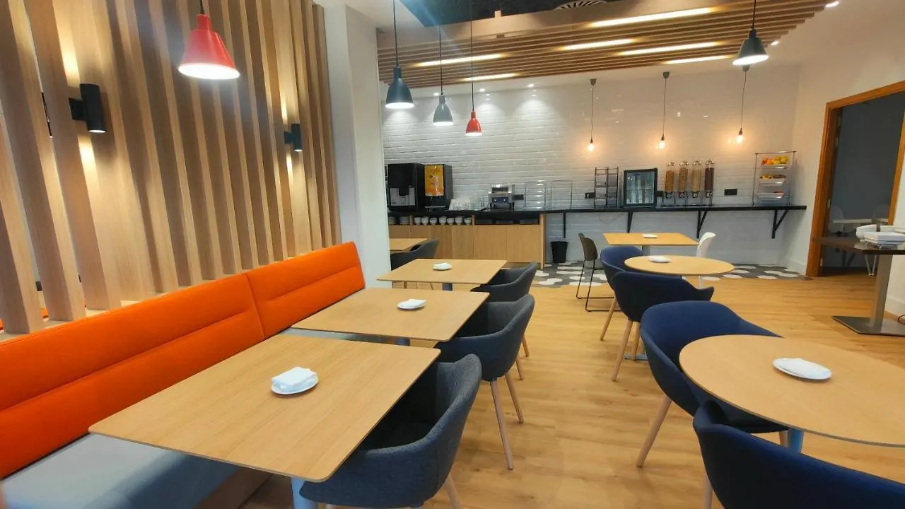 Holiday Inn Express Bilbao Airport By Ihg Derio